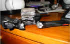 gun2.jpg (16377 bytes)